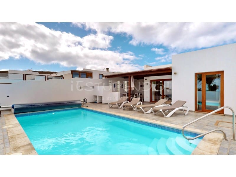 3 soveværelse Villa til salg i Playa Blanca med garage - € 549.000 (Ref: 9161224)