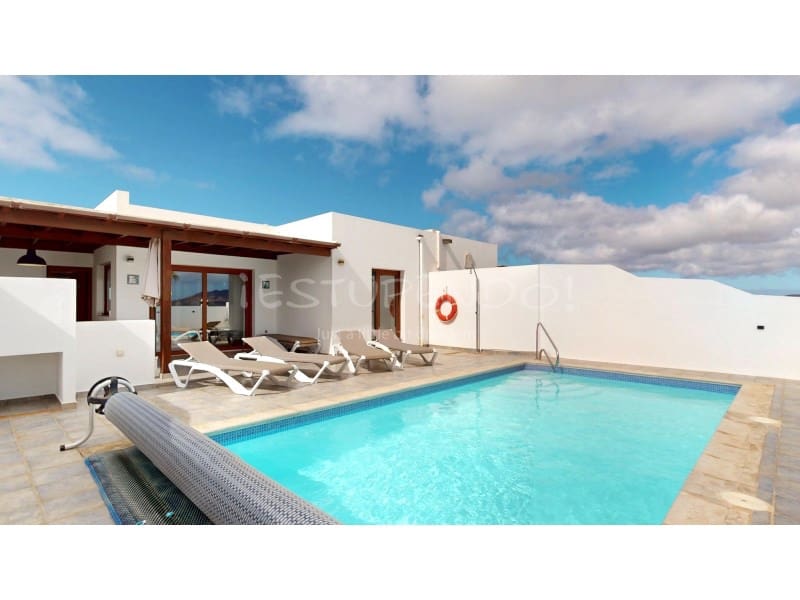 3 soveværelse Villa til salg i Playa Blanca med garage - € 549.000 (Ref: 9161224)