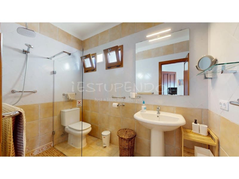 3 soveværelse Villa til salg i Playa Blanca med garage - € 549.000 (Ref: 9161224)