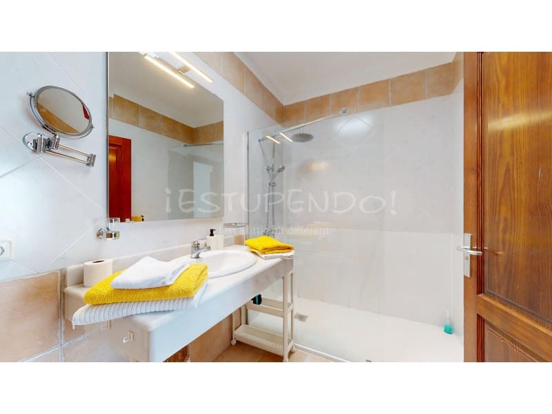 3 soveværelse Villa til salg i Playa Blanca med garage - € 549.000 (Ref: 9161224)