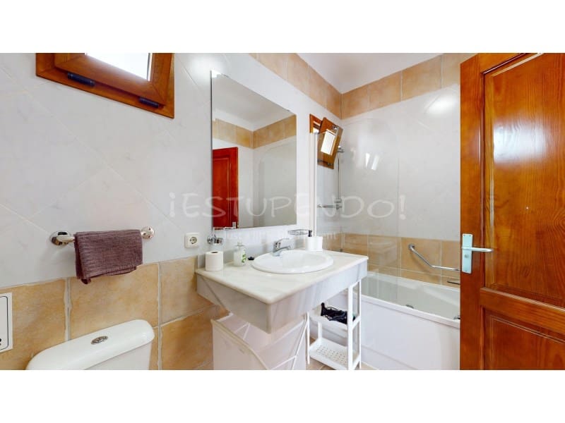 3 soveværelse Villa til salg i Playa Blanca med garage - € 549.000 (Ref: 9161224)