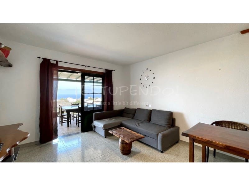 3 slaapkamer Villa te koop in Las Brenas met garage - € 990.000 (Ref: 9176641)