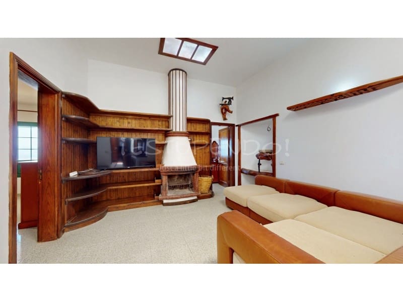 3 slaapkamer Villa te koop in Las Brenas met garage - € 990.000 (Ref: 9176641)