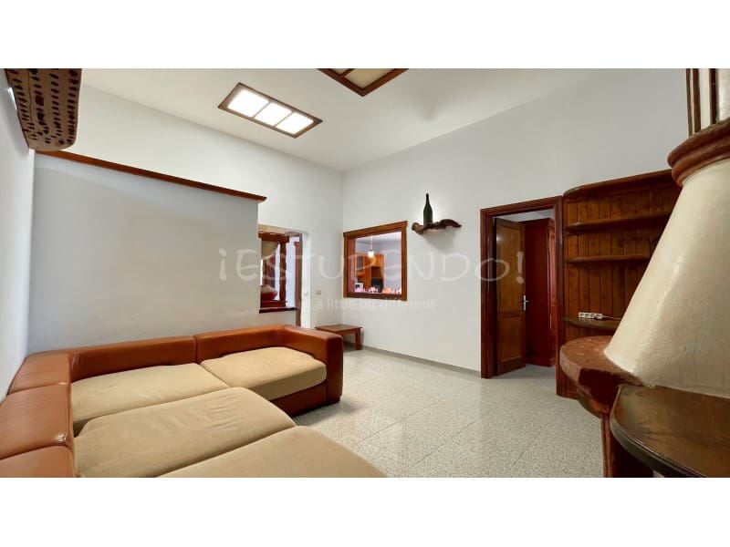 3 slaapkamer Villa te koop in Las Brenas met garage - € 990.000 (Ref: 9176641)