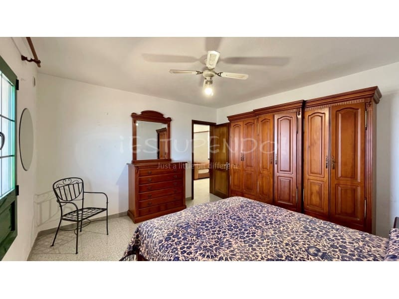 3 slaapkamer Villa te koop in Las Brenas met garage - € 990.000 (Ref: 9176641)