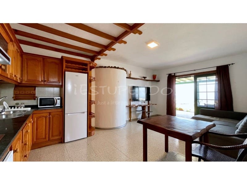 3 slaapkamer Villa te koop in Las Brenas met garage - € 990.000 (Ref: 9176641)