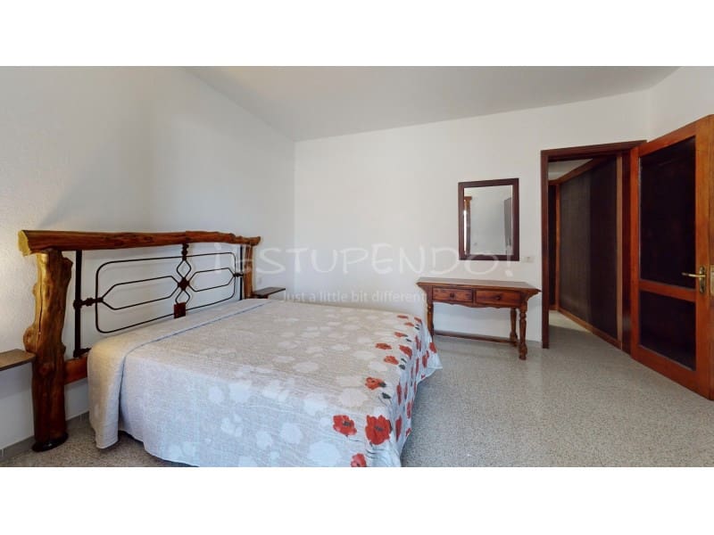 3 slaapkamer Villa te koop in Las Brenas met garage - € 990.000 (Ref: 9176641)