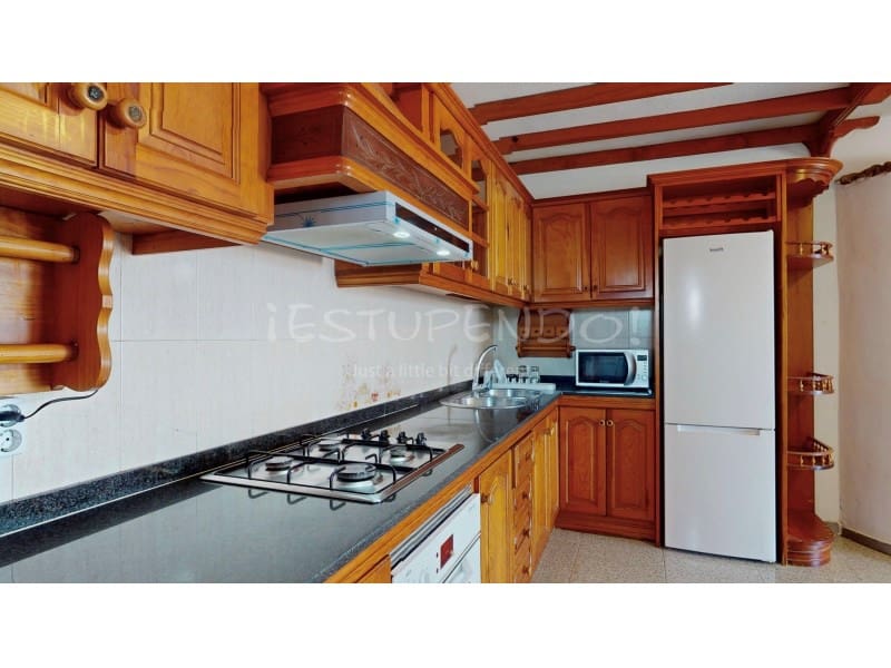 3 slaapkamer Villa te koop in Las Brenas met garage - € 990.000 (Ref: 9176641)