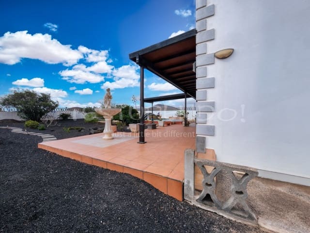 4 soveværelse Villa til salg i Masdache, Tías - € 690.000 (Ref: 9344662)