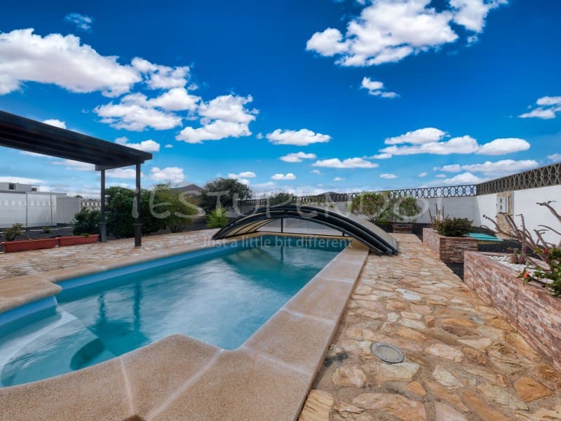 4 slaapkamer Villa te koop in Masdache - € 690.000 (Ref: 9344662)