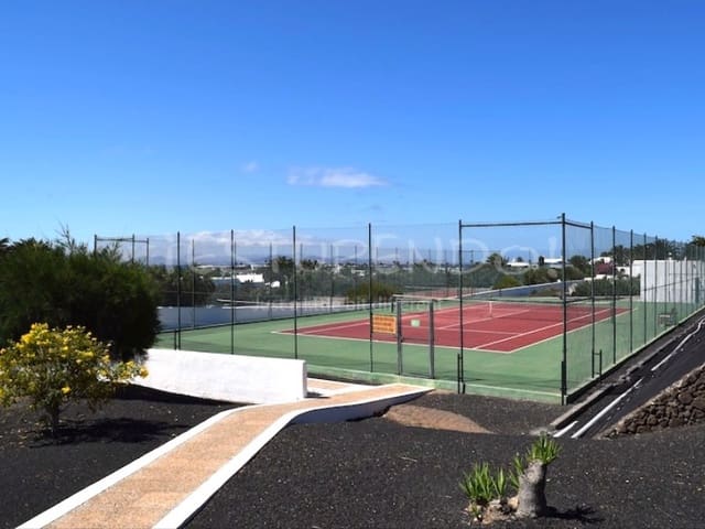 3 chambre Villa/Maison à vendre à Playa Blanca, Yaiza avec garage - 840 000 € (Ref: 9420029)