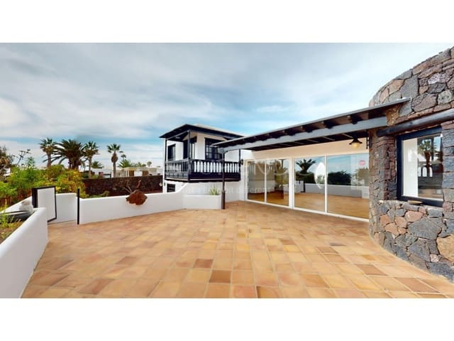 3 chambre Villa/Maison à vendre à Playa Blanca, Yaiza avec garage - 840 000 € (Ref: 9420029)