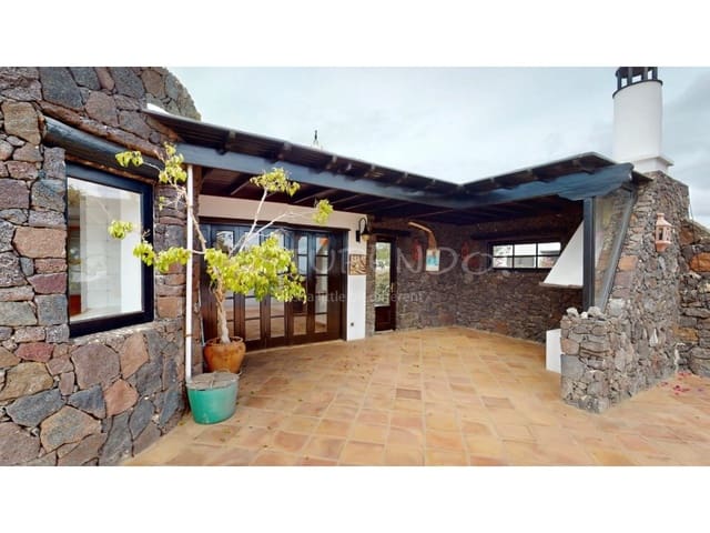 Chalet de 3 habitaciones en Playa Blanca, Yaiza en venta con garaje - 840.000 € (Ref: 9420029)