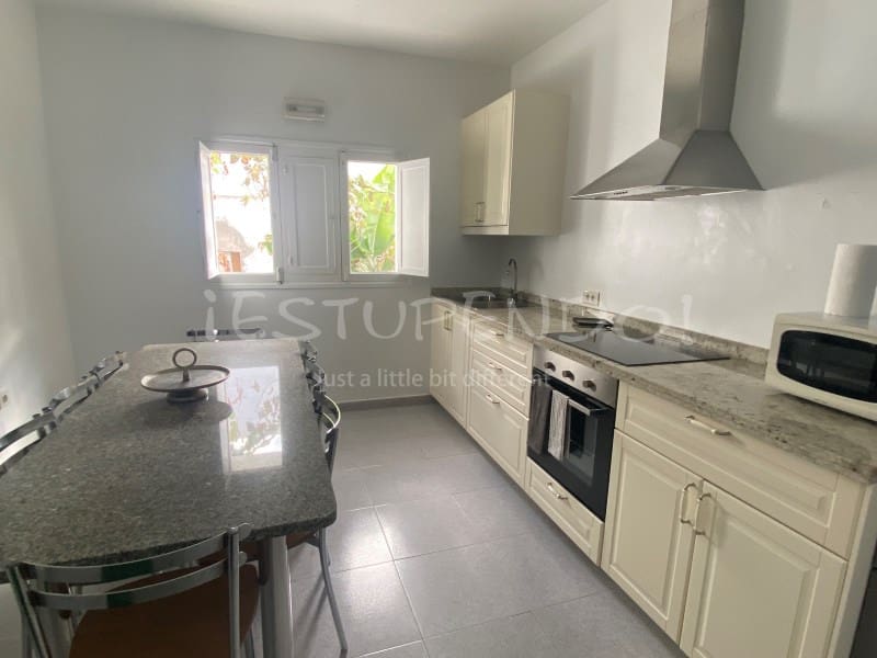 6 soveværelse Byhus til salg i Haria - € 798.000 (Ref: 9481161)