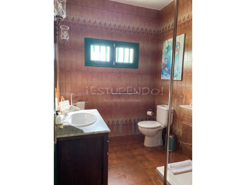 6 soveværelse Byhus til salg i Haria - € 798.000 (Ref: 9481161)