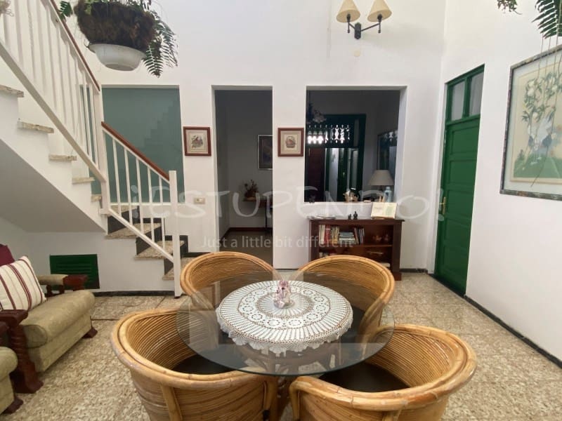 6 soveværelse Byhus til salg i Haria - € 798.000 (Ref: 9481161)