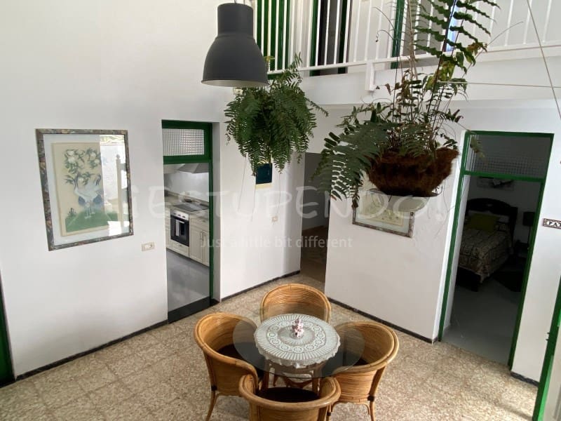 6 soveværelse Byhus til salg i Haria - € 798.000 (Ref: 9481161)