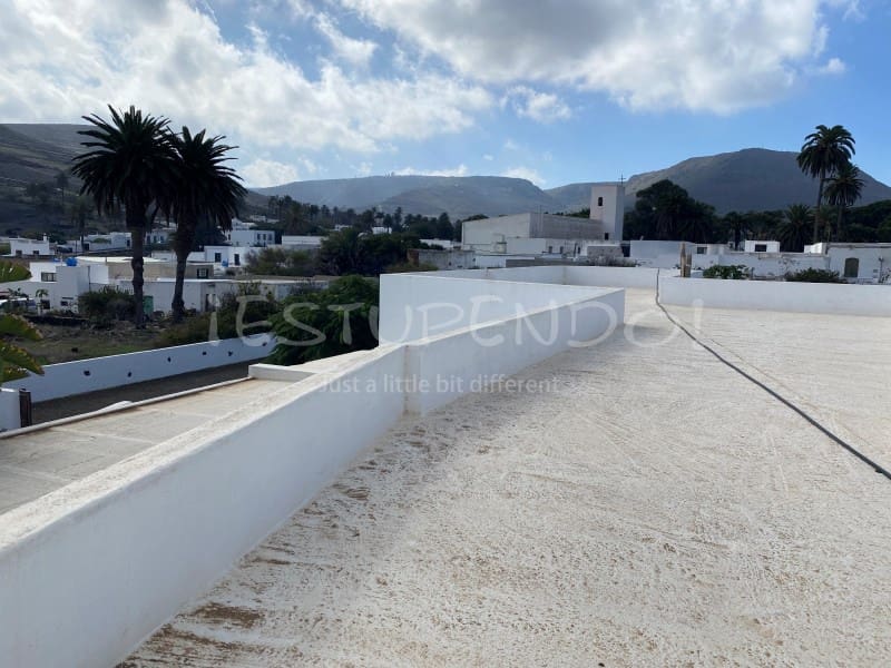 6 soveværelse Byhus til salg i Haria - € 798.000 (Ref: 9481161)