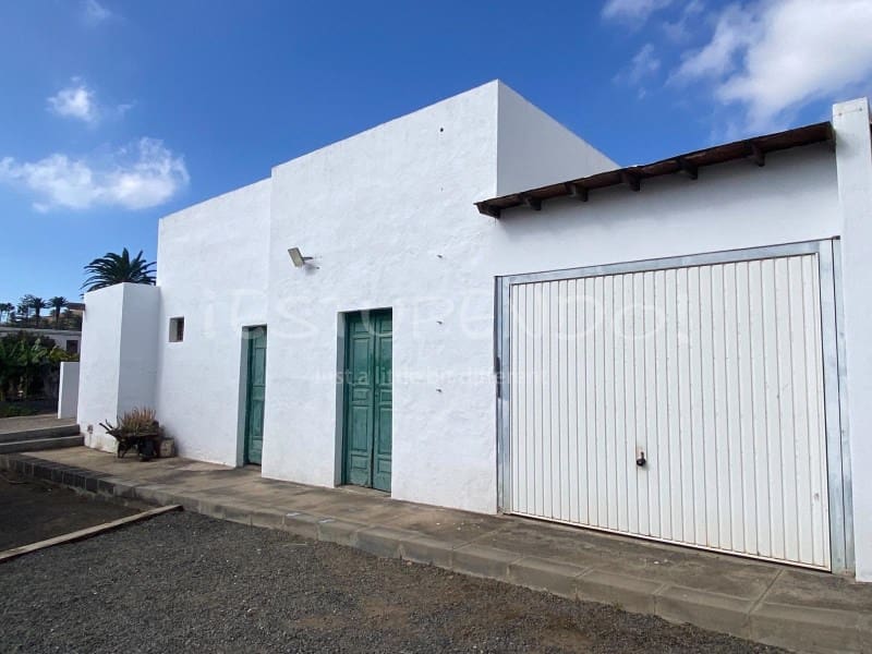 6 soveværelse Byhus til salg i Haria - € 798.000 (Ref: 9481161)