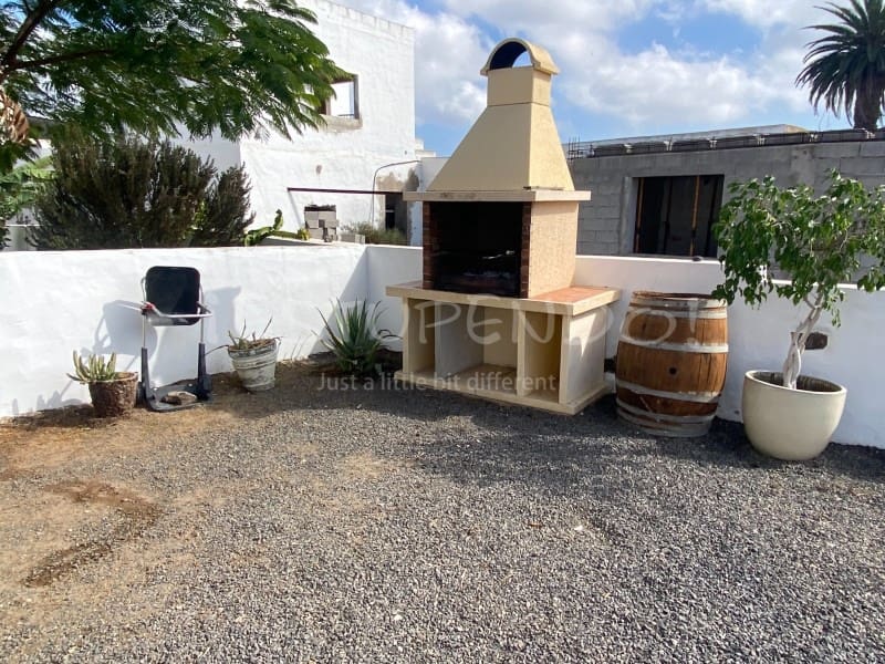 6 soveværelse Byhus til salg i Haria - € 798.000 (Ref: 9481161)