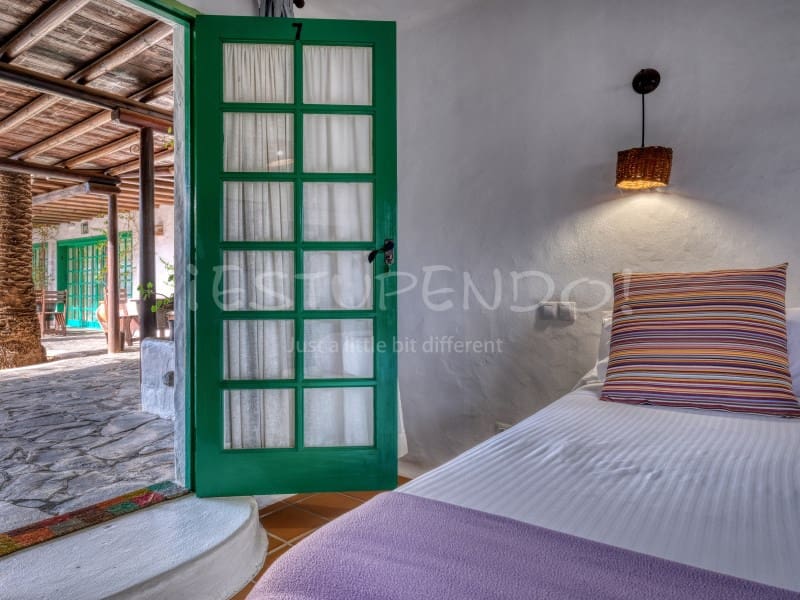 11 bedroom Hotel for sale in Playa Blanca with garage - € 3,000,000 (Ref: 9494527)