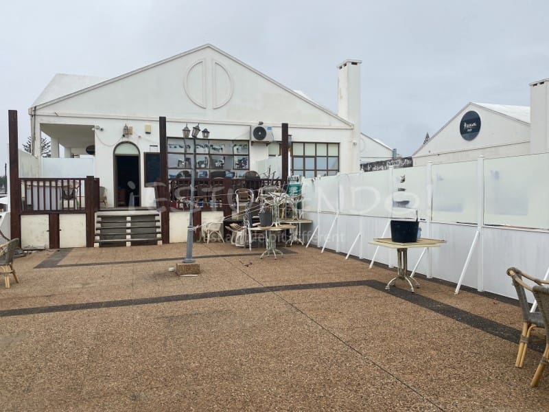 Local Comercial en Playa Blanca en venta - 500.000 € (Ref: 9565088)