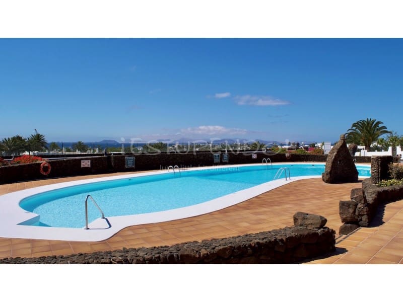 2 bedroom Townhouse for sale in Playa Blanca - € 320,000 (Ref: 9735372)