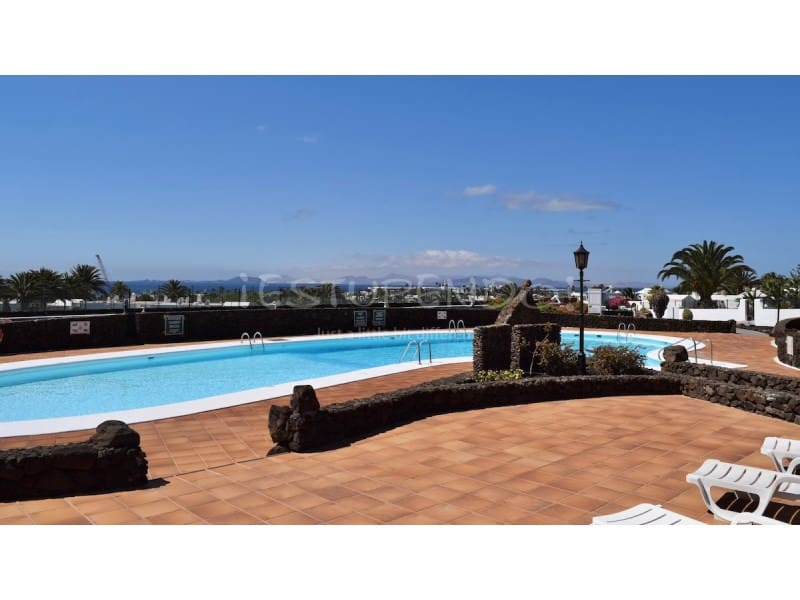 2 bedroom Townhouse for sale in Playa Blanca - € 320,000 (Ref: 9735372)