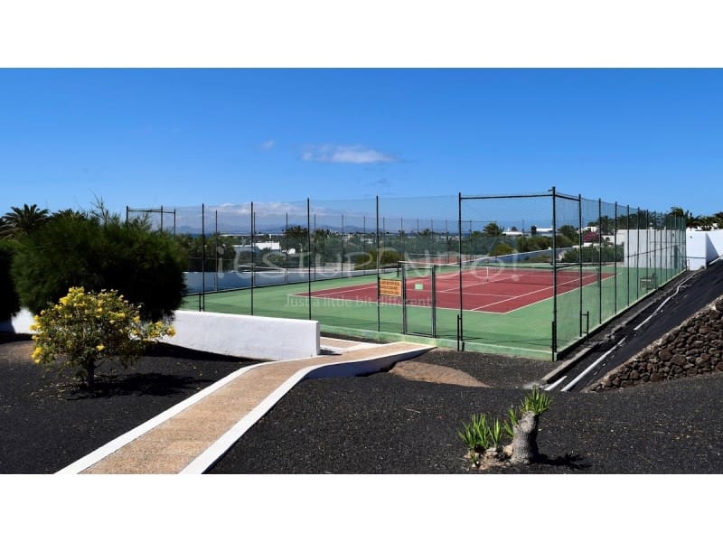 2 bedroom Townhouse for sale in Playa Blanca - € 320,000 (Ref: 9735372)