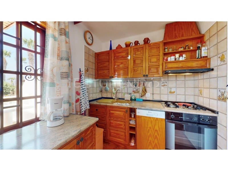 2 bedroom Townhouse for sale in Playa Blanca - € 320,000 (Ref: 9735372)