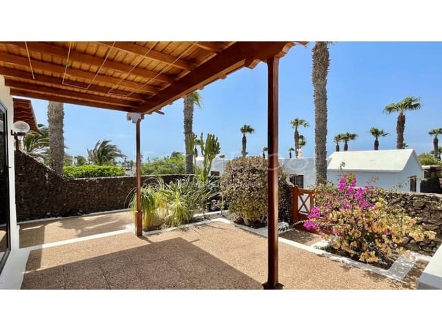 Casa de 2 habitaciones en Playa Blanca, Yaiza en venta - 320.000 € (Ref: 9735372)