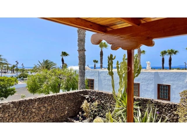 Casa de 2 habitaciones en Playa Blanca, Yaiza en venta - 320.000 € (Ref: 9735372)