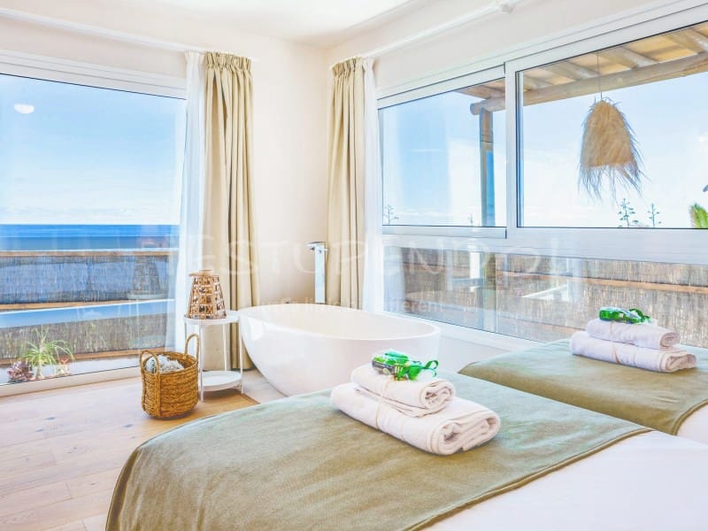 5 soverom Villa til salgs i Charco del Palo med svømmebasseng - € 2 500 000 (Ref: 9751831)