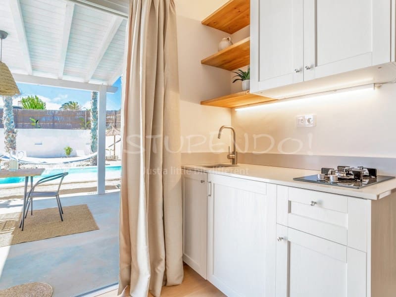 5 soverom Villa til salgs i Charco del Palo med svømmebasseng - € 2 500 000 (Ref: 9751831)