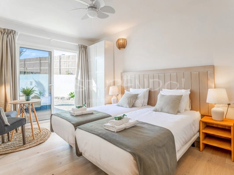 5 soverom Villa til salgs i Charco del Palo med svømmebasseng - € 2 500 000 (Ref: 9751831)