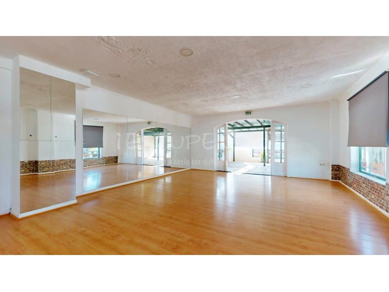 Virksomhed til salg i Playa Blanca - € 320.000 (Ref: 9758718)