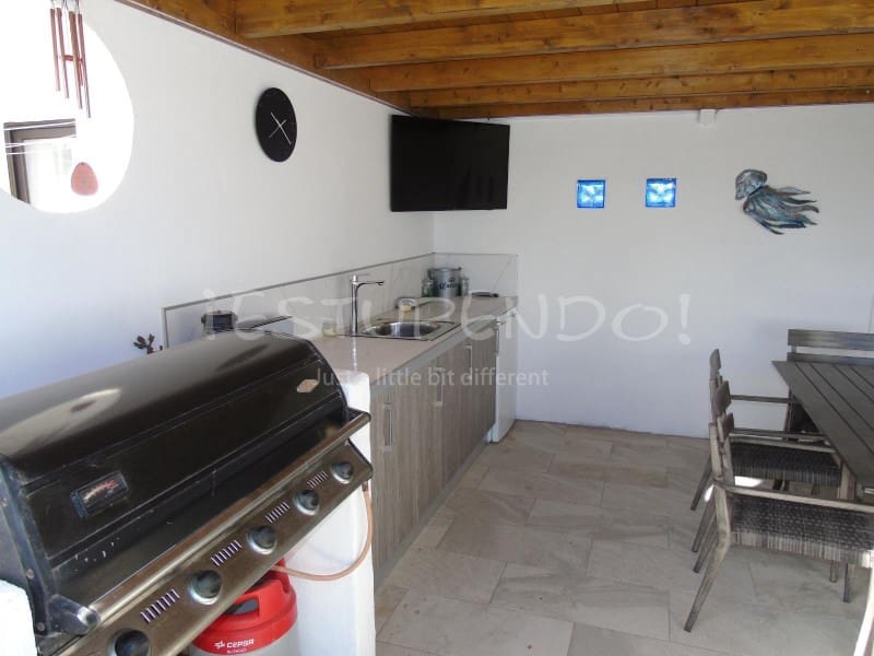 3 slaapkamer Villa te koop in Playa Blanca met garage - € 544.000 (Ref: 9806293)