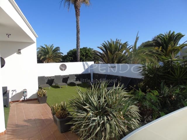 3 slaapkamer Villa te koop in Playa Blanca, Yaiza met garage - € 544.000 (Ref: 9806293)