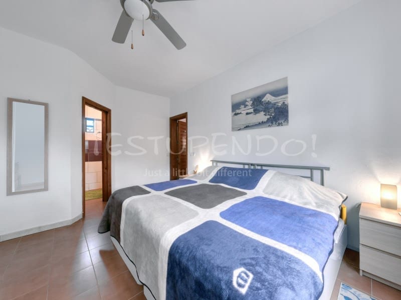 3 bedroom Villa for sale in Playa Blanca with garage - € 544,000 (Ref: 9806293)