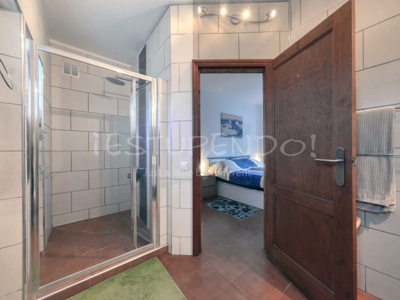 3 bedroom Villa for sale in Playa Blanca with garage - € 544,000 (Ref: 9806293)