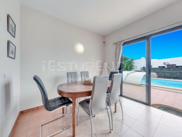 3 sypialnia Willa na sprzedaż w Playa Blanca, Yaiza z garażem - 544 000 € (Ref: 9806293)