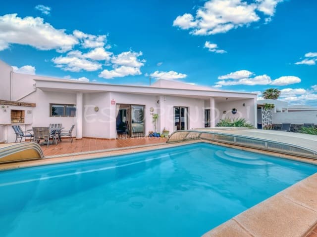 3 sypialnia Willa na sprzedaż w Playa Blanca, Yaiza z garażem - 544 000 € (Ref: 9806293)