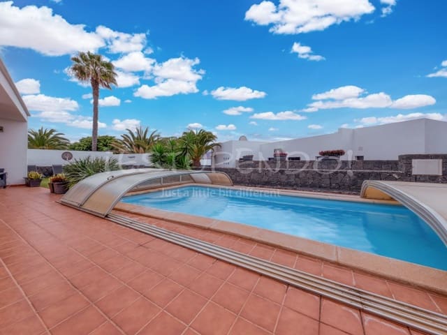 3 sypialnia Willa na sprzedaż w Playa Blanca, Yaiza z garażem - 544 000 € (Ref: 9806293)