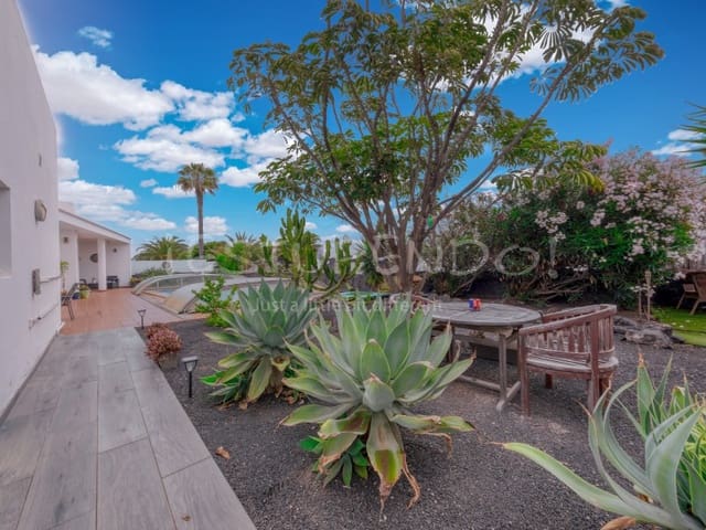 3 sypialnia Willa na sprzedaż w Playa Blanca, Yaiza z garażem - 544 000 € (Ref: 9806293)