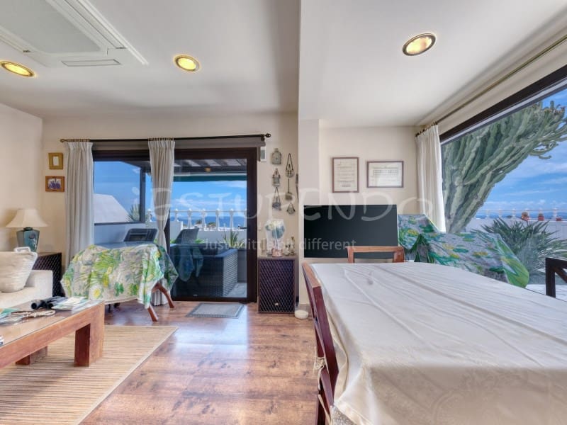2 soveværelse Villa til salg i Puerto del Carmen - € 723.000 (Ref: 9833593)