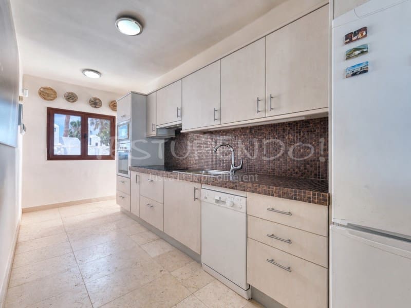 2 soveværelse Villa til salg i Puerto del Carmen - € 723.000 (Ref: 9833593)