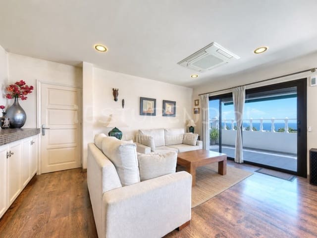 2 soveværelse Villa til salg i Puerto del Carmen, Tías - € 723.000 (Ref: 9833593)