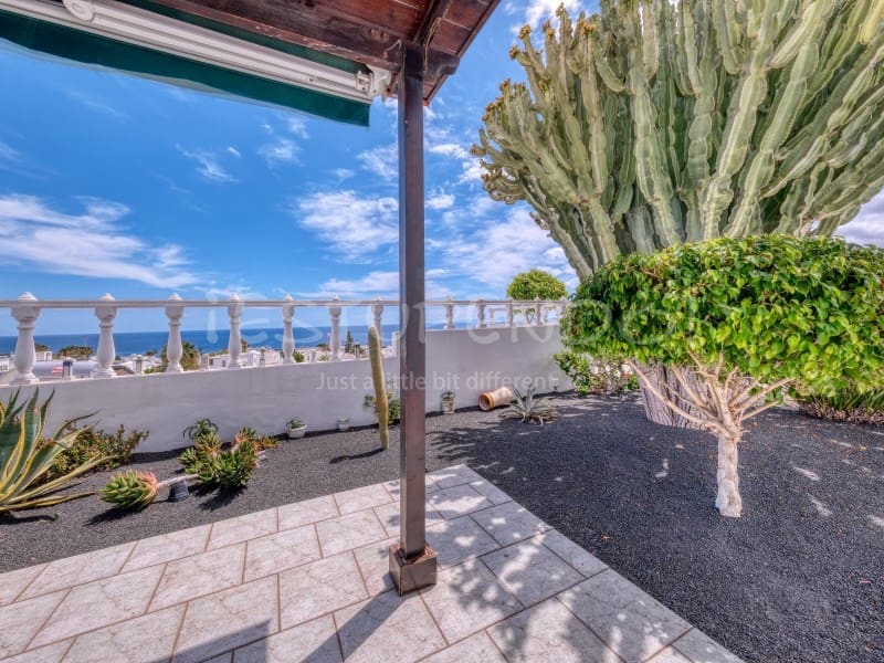 2 soveværelse Villa til salg i Puerto del Carmen - € 723.000 (Ref: 9833593)