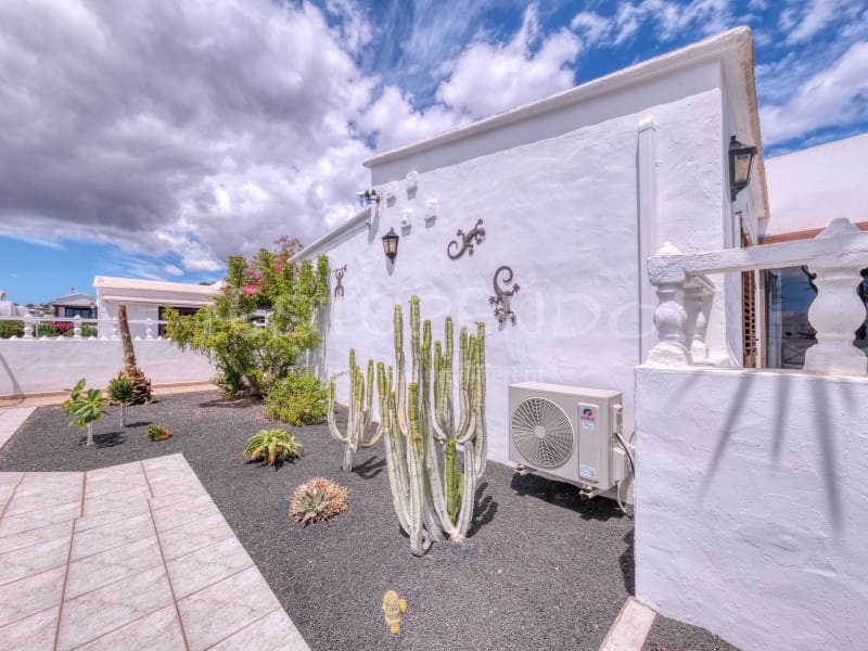 2 soveværelse Villa til salg i Puerto del Carmen - € 723.000 (Ref: 9833593)