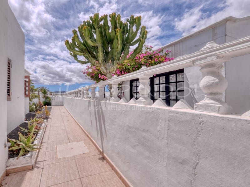 2 soveværelse Villa til salg i Puerto del Carmen - € 723.000 (Ref: 9833593)